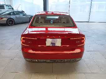 VOLVO S60 2023 Image 8
