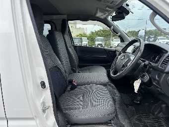 TOYOTA HIACE 2018 Image 13