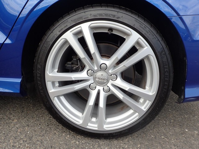 AUDI S3 SEDAN 2014 Image 22