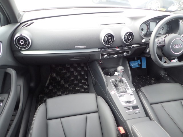 AUDI S3 SEDAN 2014 Image 32