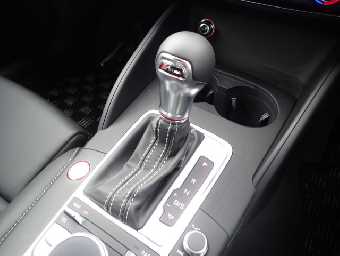 AUDI S3 SEDAN 2014 Image 25