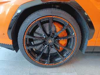 LAMBORGHINI URUS 2021 Image 13