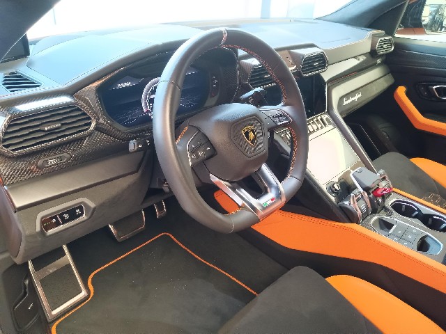LAMBORGHINI URUS 2021 Image 23