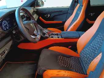LAMBORGHINI URUS 2021 Image 18