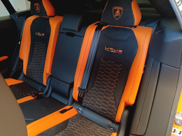 LAMBORGHINI URUS 2021 Image 28