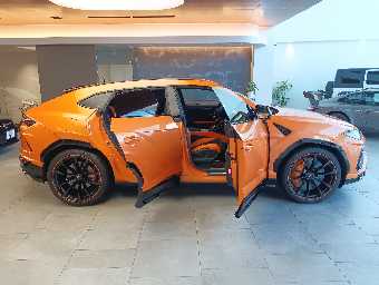 LAMBORGHINI URUS 2021 Image 5