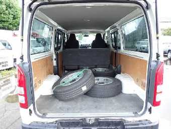 TOYOTA HIACE 2016 Image 4