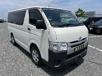 TOYOTA HIACE 2016 Image 8