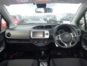 TOYOTA VITZ 2016 Image 5