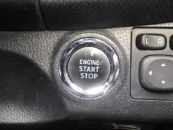 TOYOTA VITZ 2016 Image 10