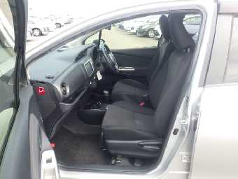 TOYOTA VITZ 2016 Image 13