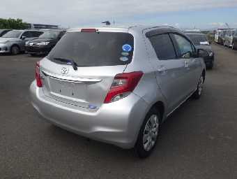 TOYOTA VITZ 2016 Image 3