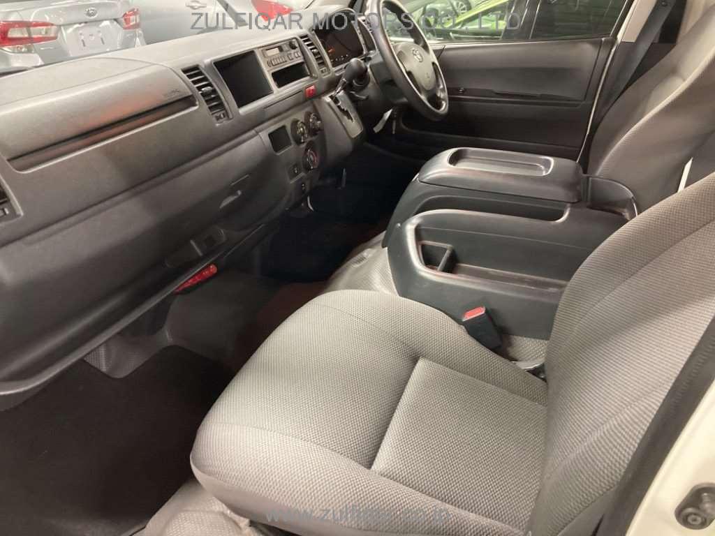 TOYOTA HIACE WAGON 2018 Image 9