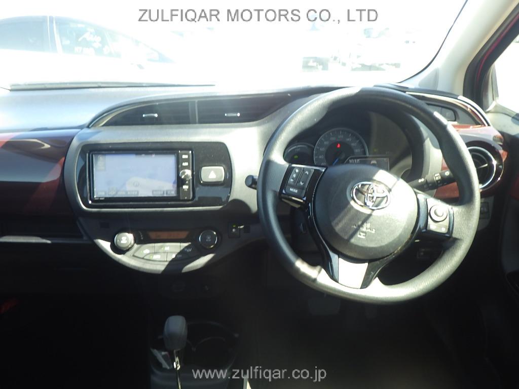 TOYOTA VITZ 2017 Image 10