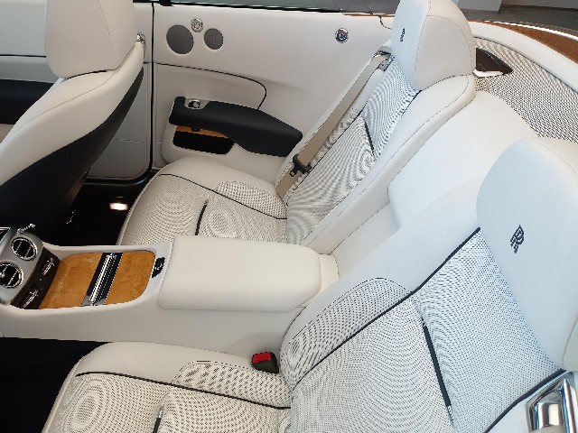 ROLLS ROYCE DAWN 2017 Image 30