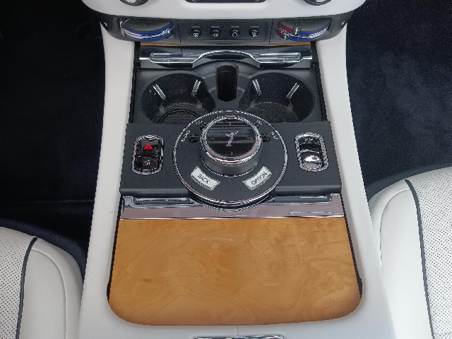 ROLLS ROYCE DAWN 2017 Image 44