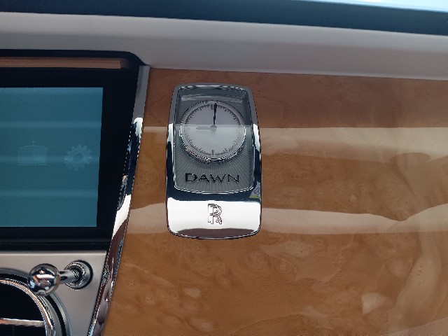 ROLLS ROYCE DAWN 2017 Image 52