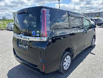 TOYOTA NOAH 2018 Image 12