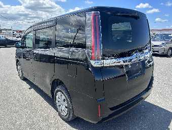 TOYOTA NOAH 2018 Image 13
