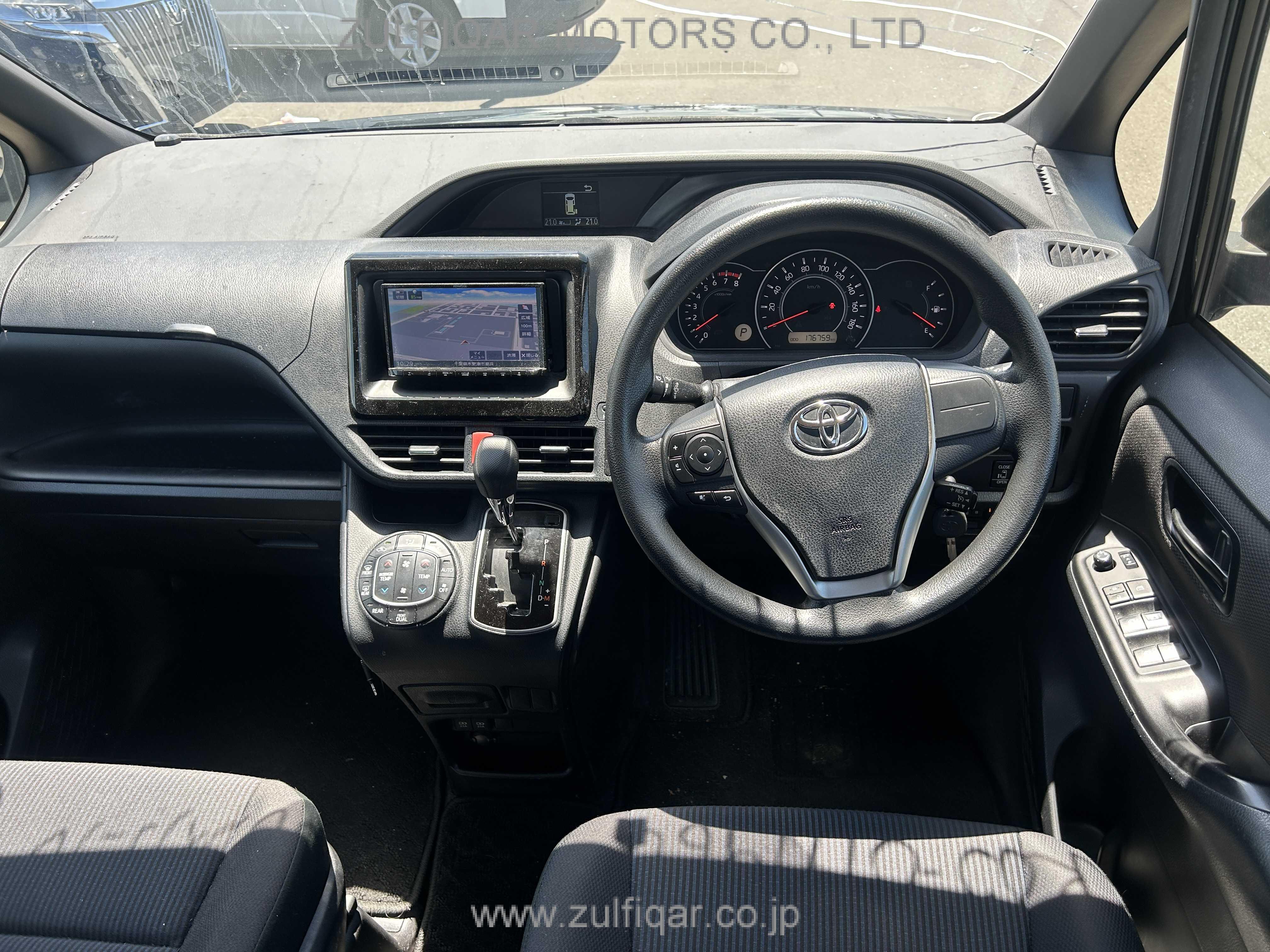 TOYOTA NOAH 2018 Image 20