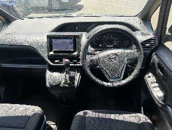 TOYOTA NOAH 2018 Image 14