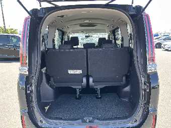 TOYOTA NOAH 2018 Image 18