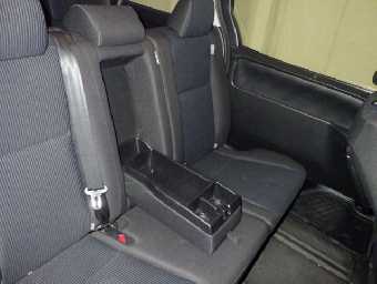 TOYOTA NOAH 2018 Image 8