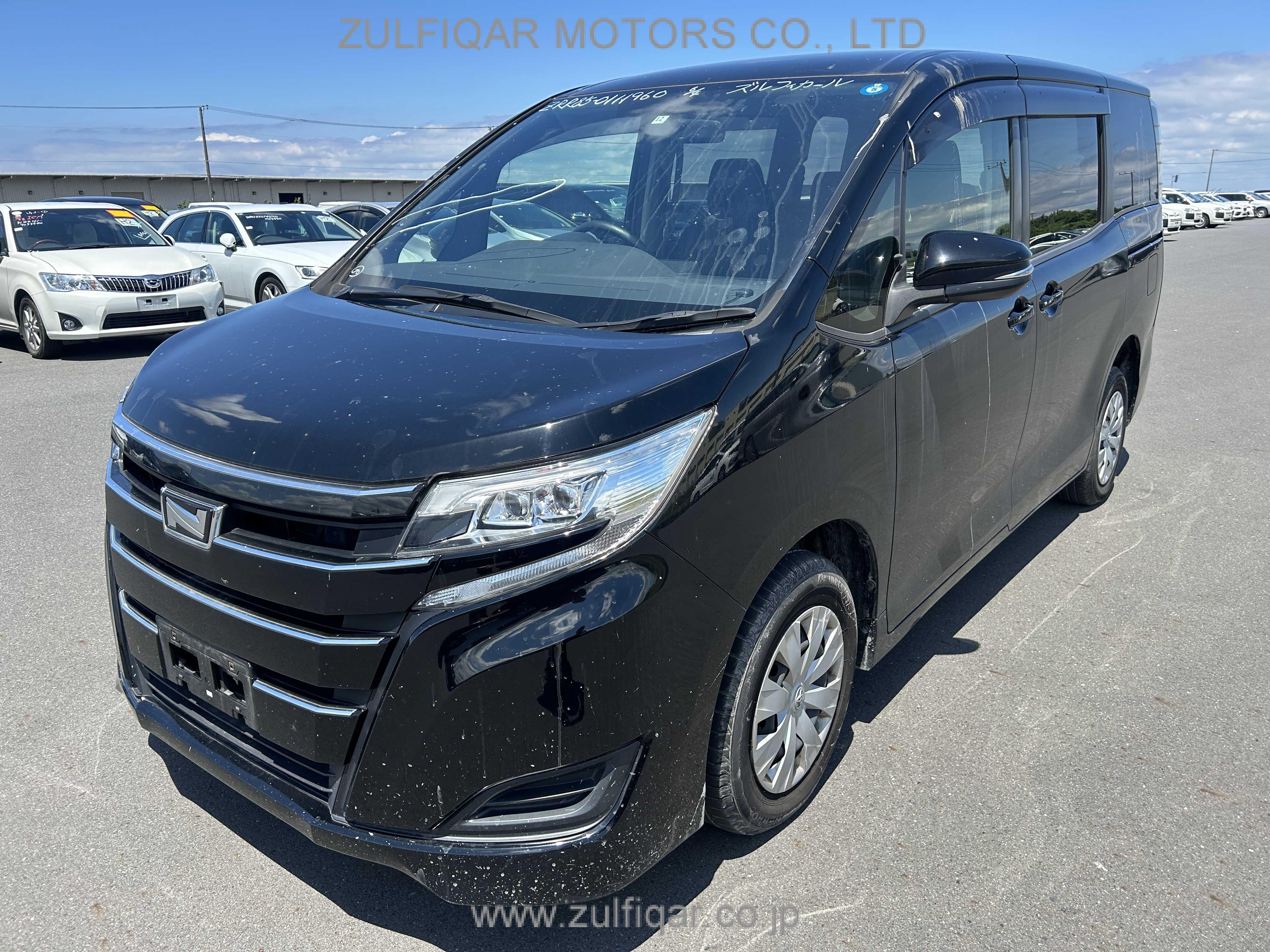 TOYOTA NOAH 2018 Image 10