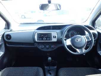 TOYOTA VITZ 2016 Image 5