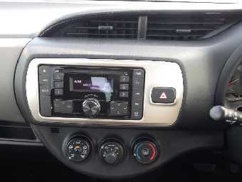 TOYOTA VITZ 2016 Image 7