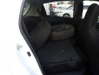 TOYOTA VITZ 2019 Image 9