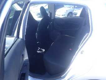 TOYOTA VITZ 2016 Image 13