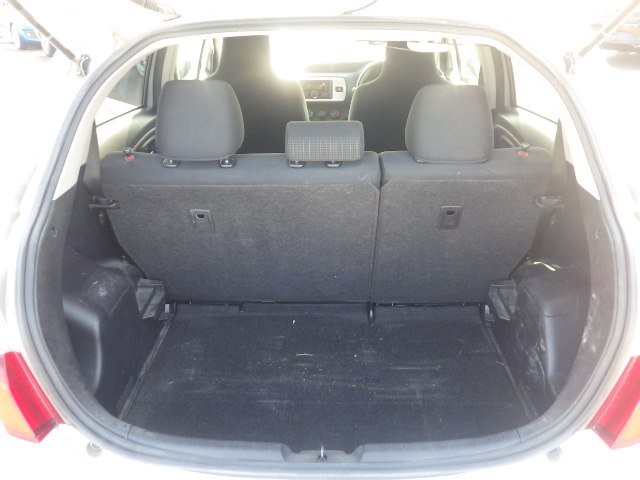 TOYOTA VITZ 2016 Image 22