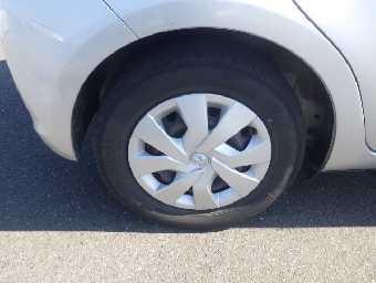 TOYOTA VITZ 2016 Image 20