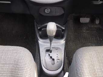 TOYOTA VITZ 2016 Image 6