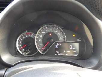 TOYOTA VITZ 2016 Image 9