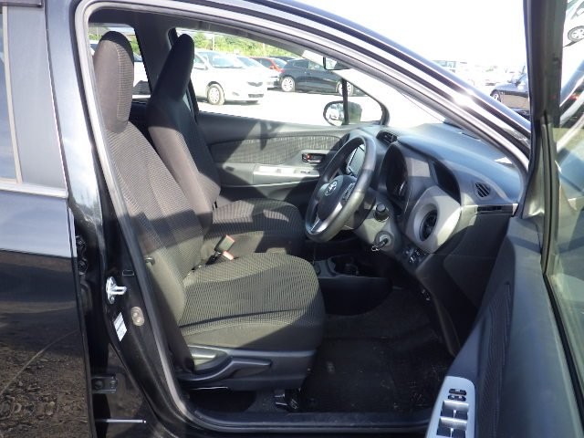 TOYOTA VITZ 2016 Image 24