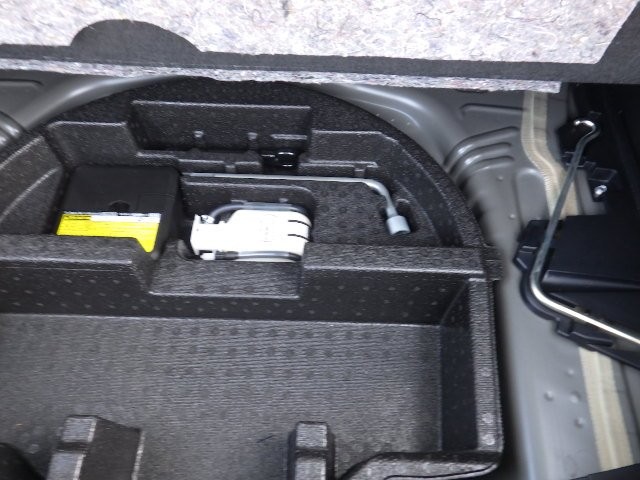 TOYOTA VITZ 2016 Image 28