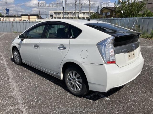 TOYOTA PRIUS PHV 2014 Image 2