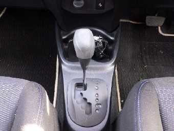 TOYOTA VITZ 2016 Image 7