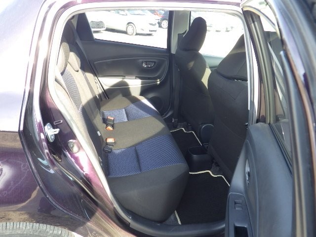 TOYOTA VITZ 2016 Image 27