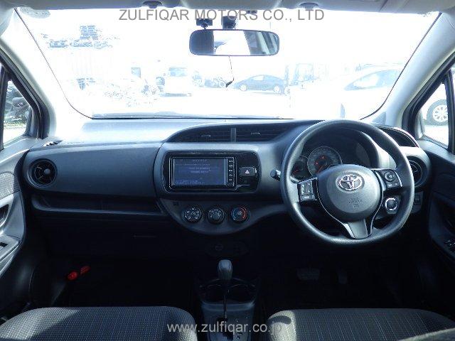 TOYOTA VITZ 2017 Image 12