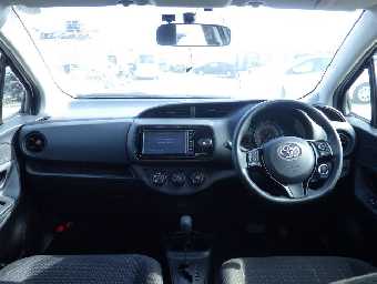 TOYOTA VITZ 2017 Image 5
