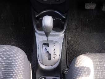 TOYOTA VITZ 2017 Image 6
