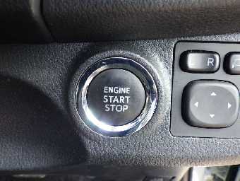 TOYOTA VITZ 2017 Image 7