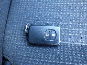 TOYOTA VITZ 2017 Image 9