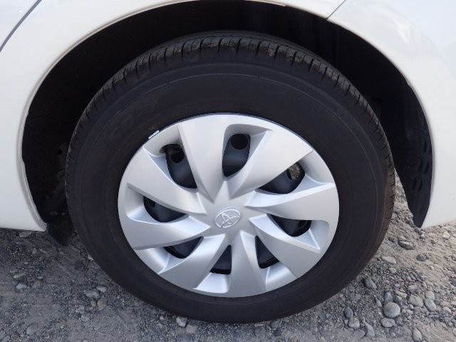 TOYOTA VITZ 2017 Image 36