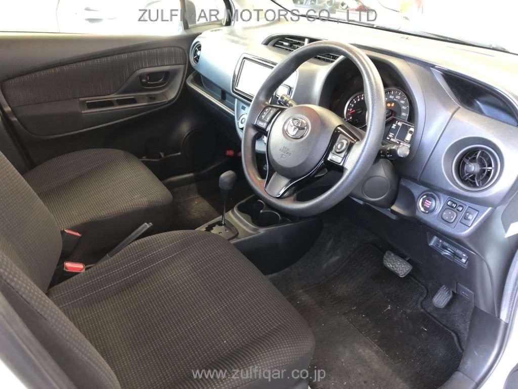 TOYOTA VITZ 2017 Image 5