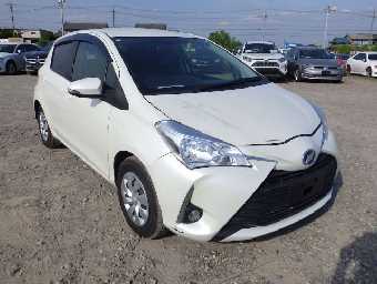 TOYOTA VITZ 2017 Image 1
