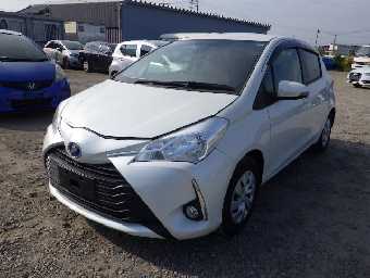 TOYOTA VITZ 2017 Image 2